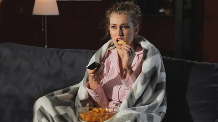 Five Signs That You are a Couch Potato Girl