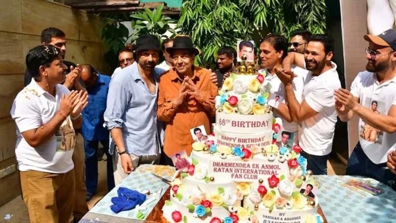 Dharmendra's 88th Birthday Celebration!