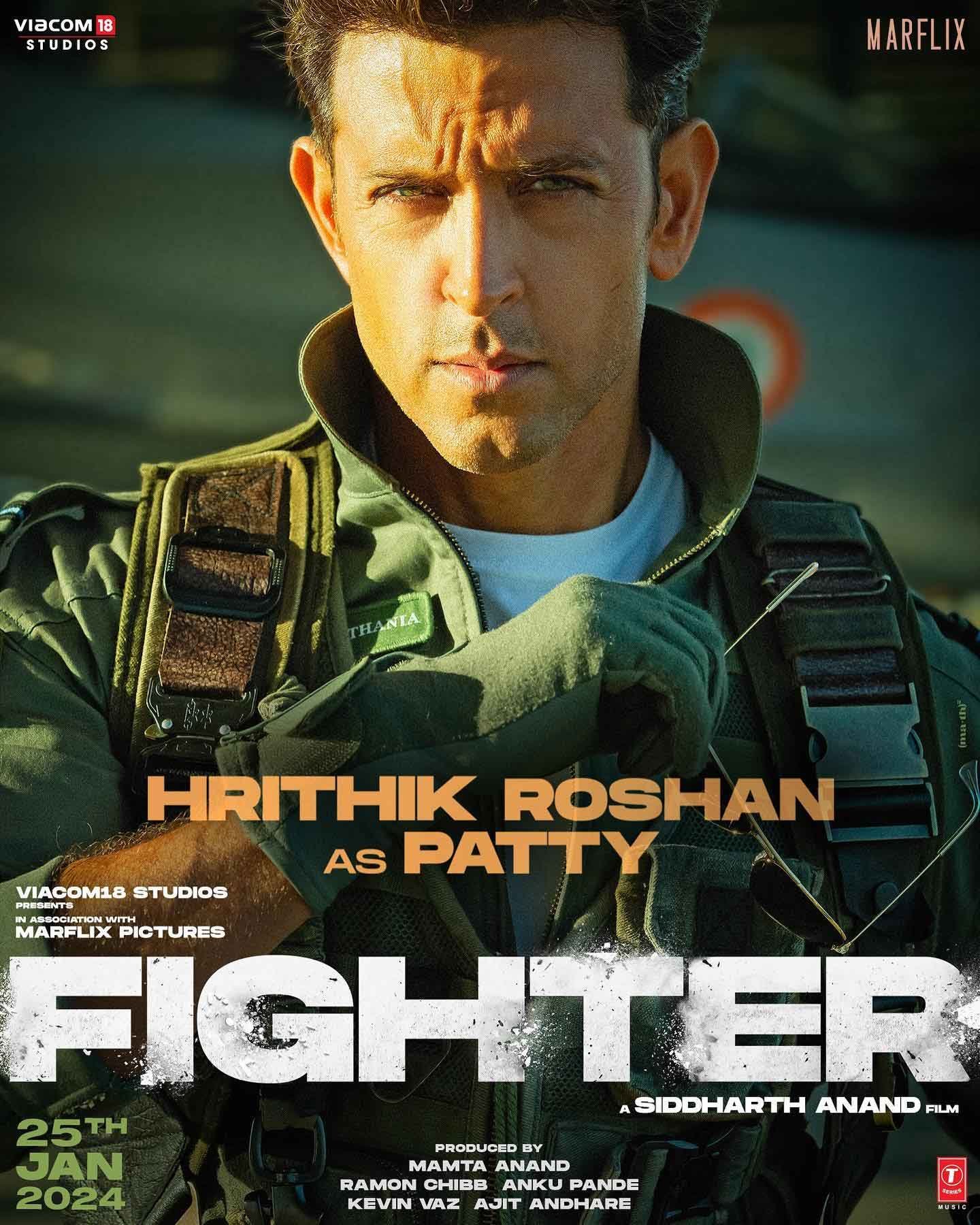 Hrithik Roshan Unveils "Fighter" Movie Poster and Release Date (PHOTO)