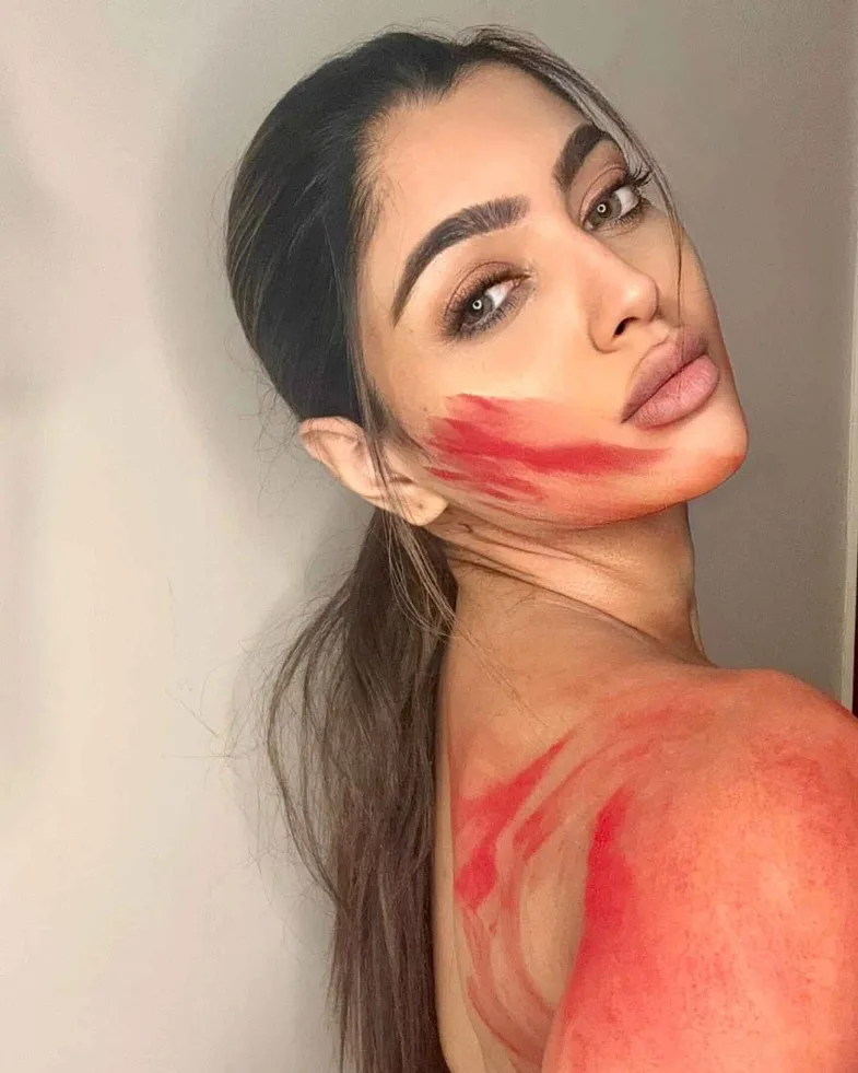 Holi Hues & Bold Views: Akanksha Puri's Sensational Photoshoot Sparks Frenzy!